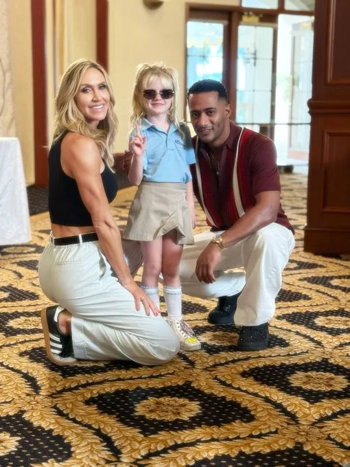 محمد رمضان يشارك الجمهور صورًا برفقة لارا ترامب محمد رمضان يشارك الجمهور صورًا برفقة لارا ترامب