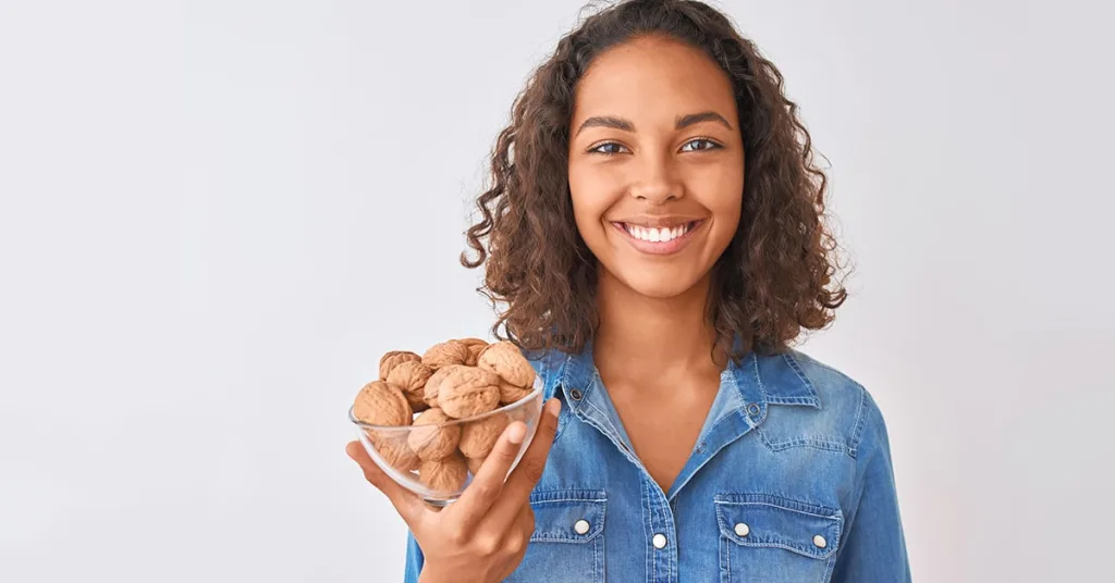 الجوز (Walnuts) – صديق الدماغ والقلب