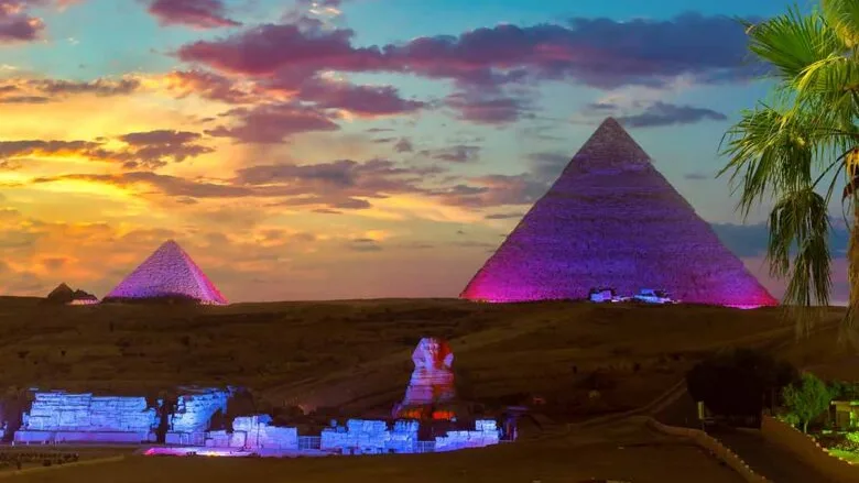 cairo-pyramids-at-night-780×470-1